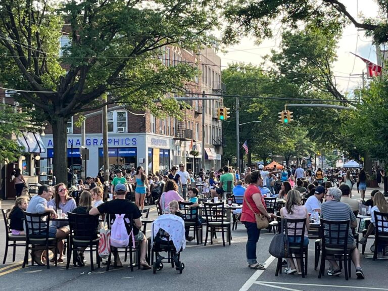 Outdoor dining at Port Promenade